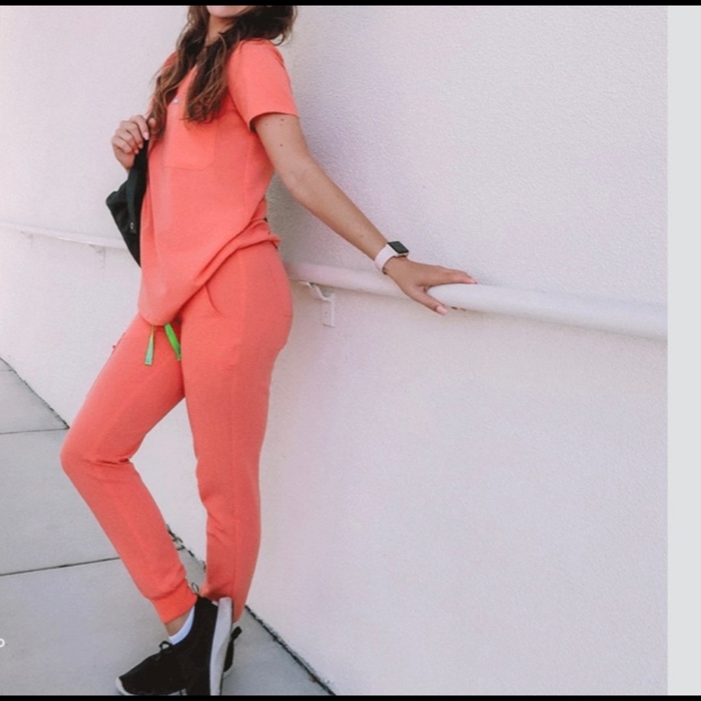 Figs Limited Edition Coral Scrubs Set M/MP
